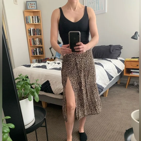 Leopard print midi skirt with slip